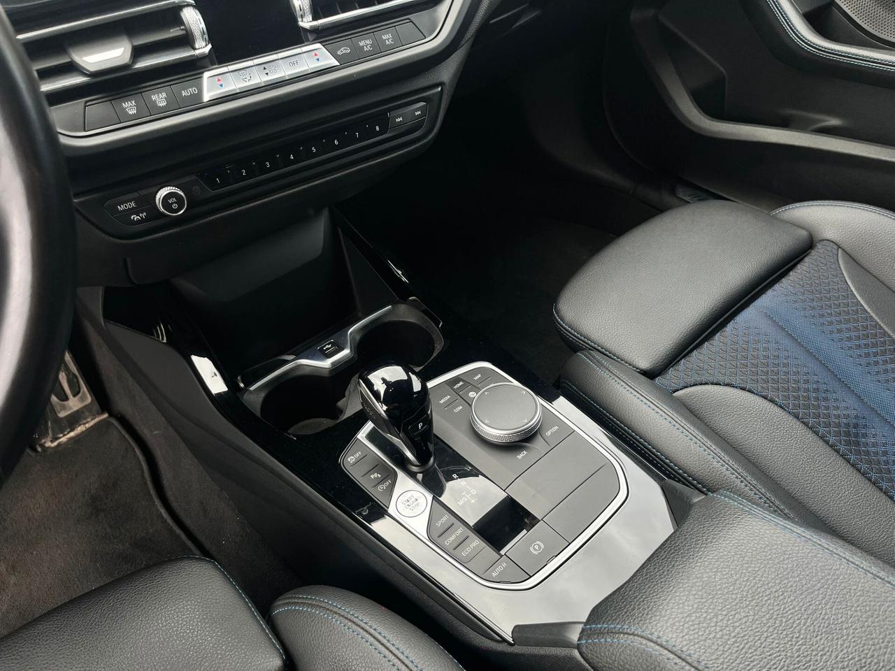 Bmw 118 118d 5p. Msport