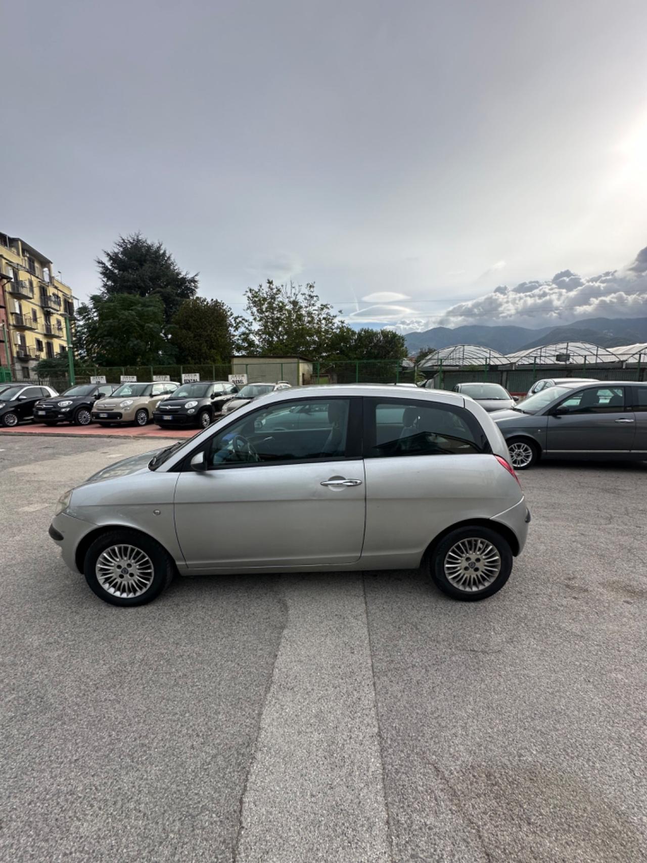 Lancia Ypsilon 1.2 Oro