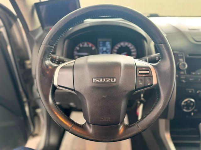 ISUZU D-Max 2.5 Space Cab Solar A/T 4WD