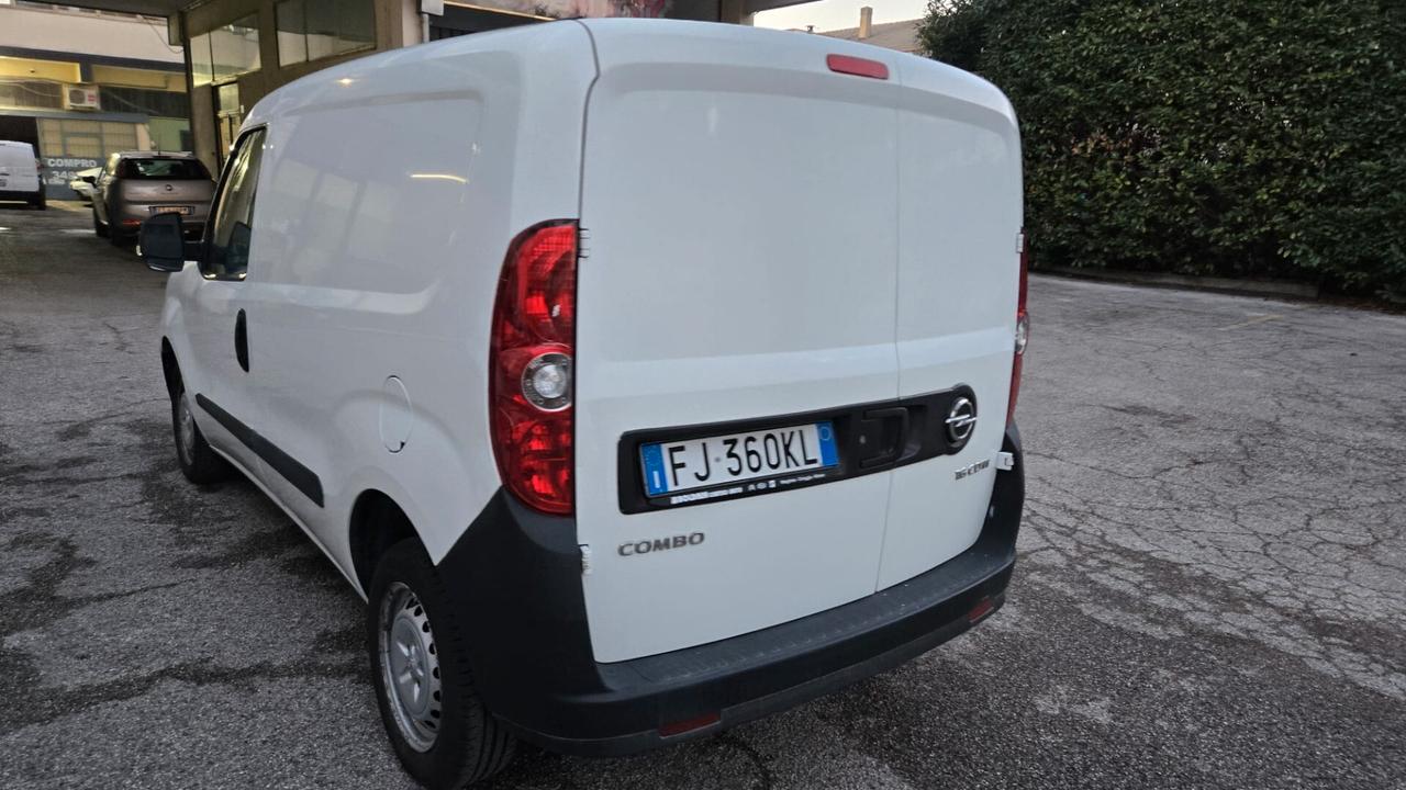 Opel Combo 1.6 CDTi 95CV PC-TN Elective