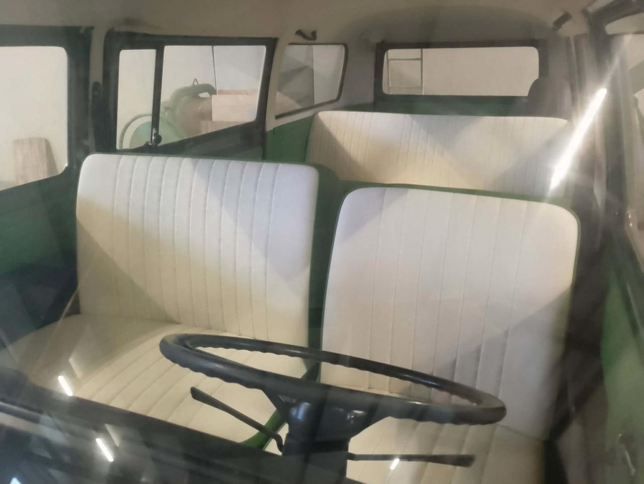 Volkswagen T2 Pulmino 9 posti