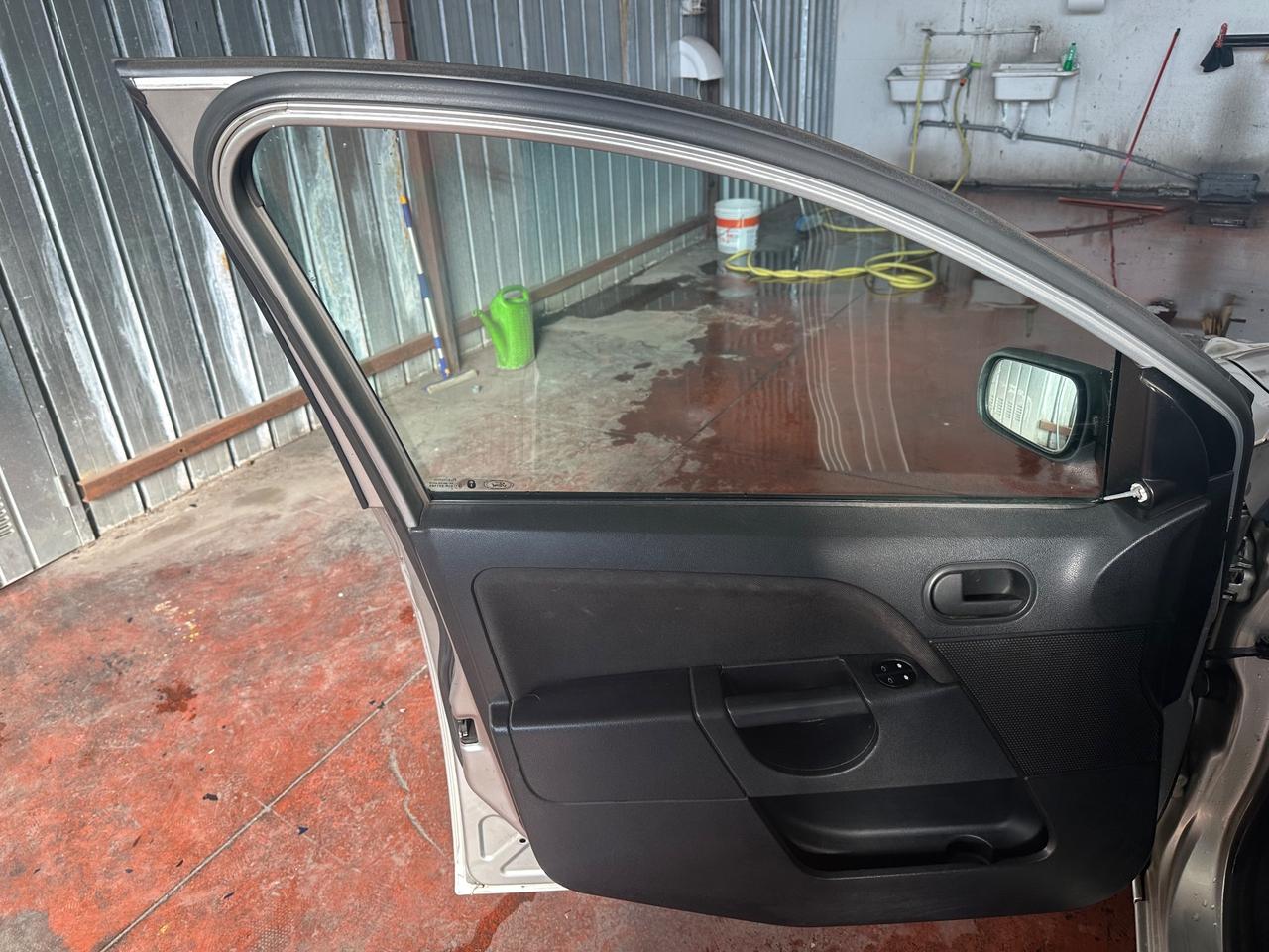 Ford Fiesta 1.2 16V 5p. Ghia