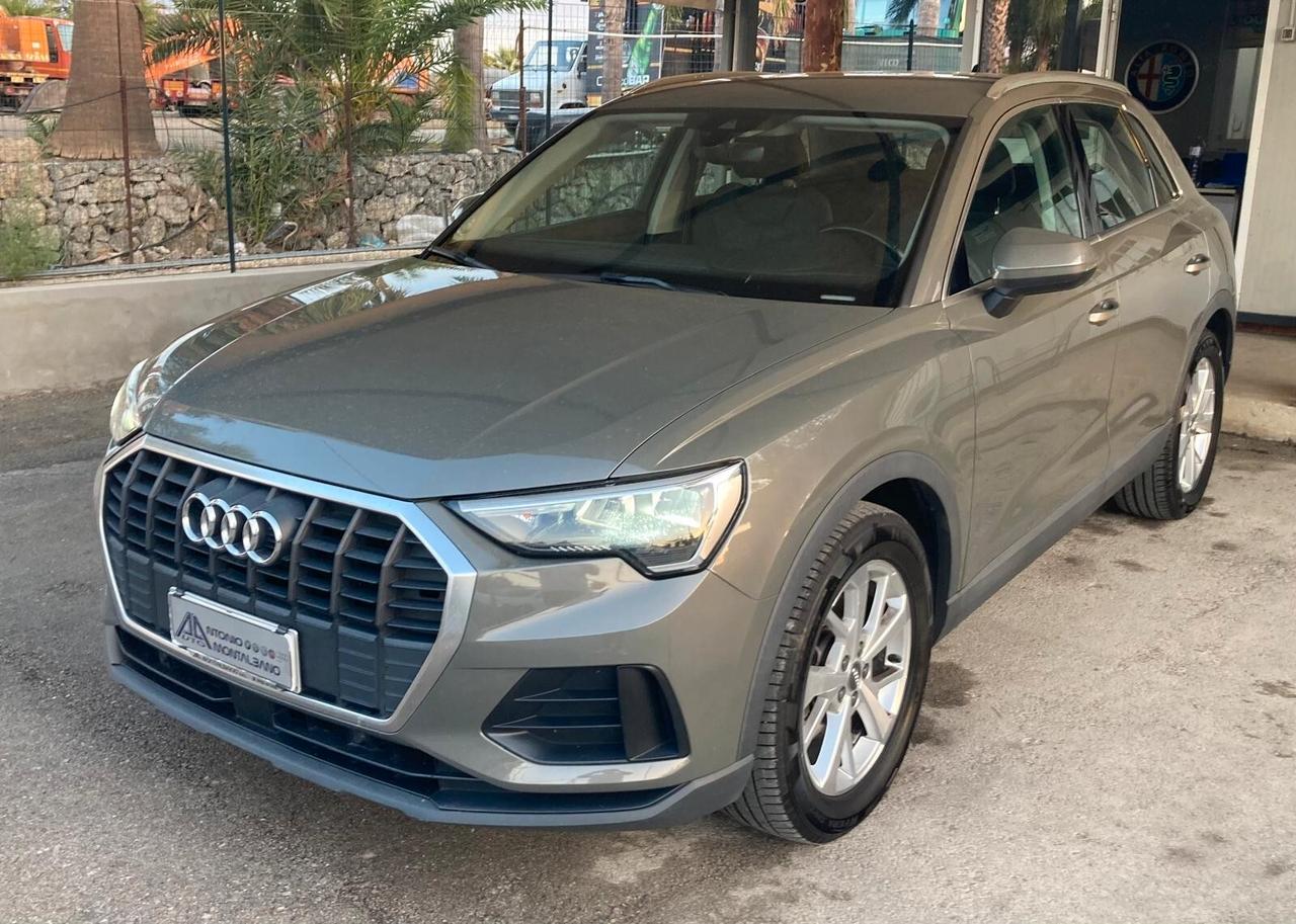 Audi Q3 35 TDI S tronic Business