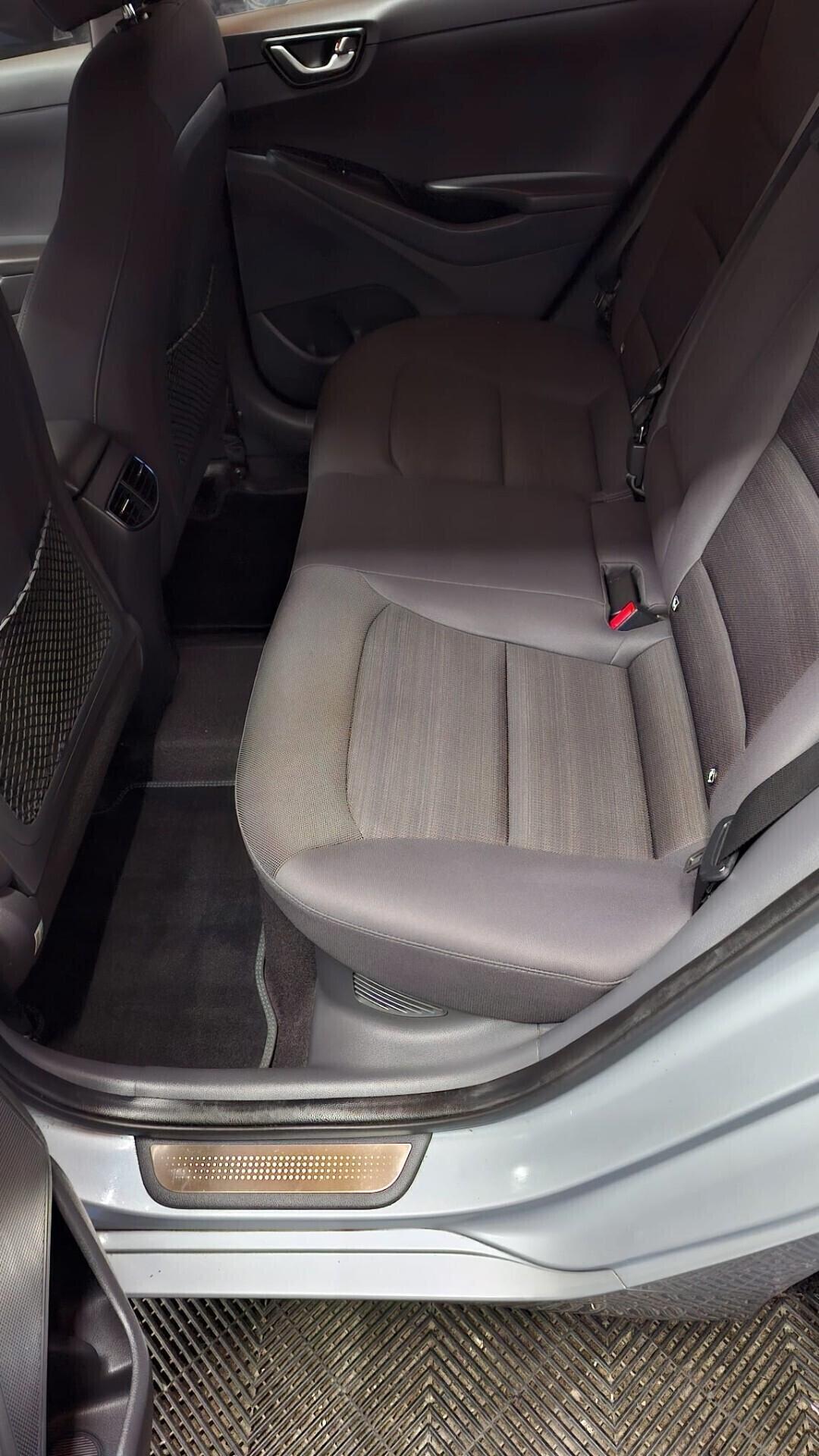 HYUNDAI IONIQ 1.6 € 13500 SENZA VINCOLI DI FINANZIAMENTO