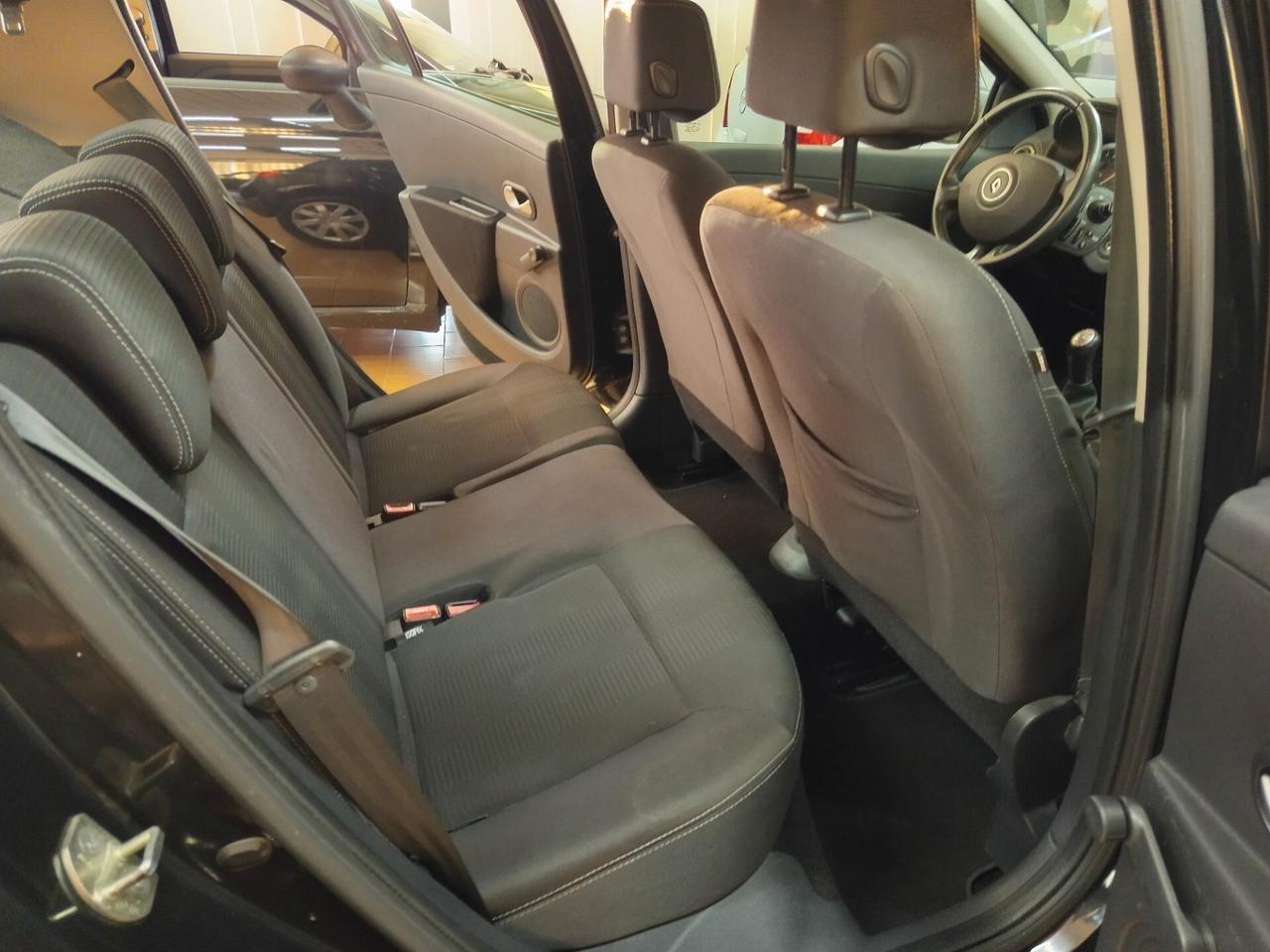 Renault Clio 1.2 16V 5 porte Luxe, 144 Mila chilometri ok neopatentati