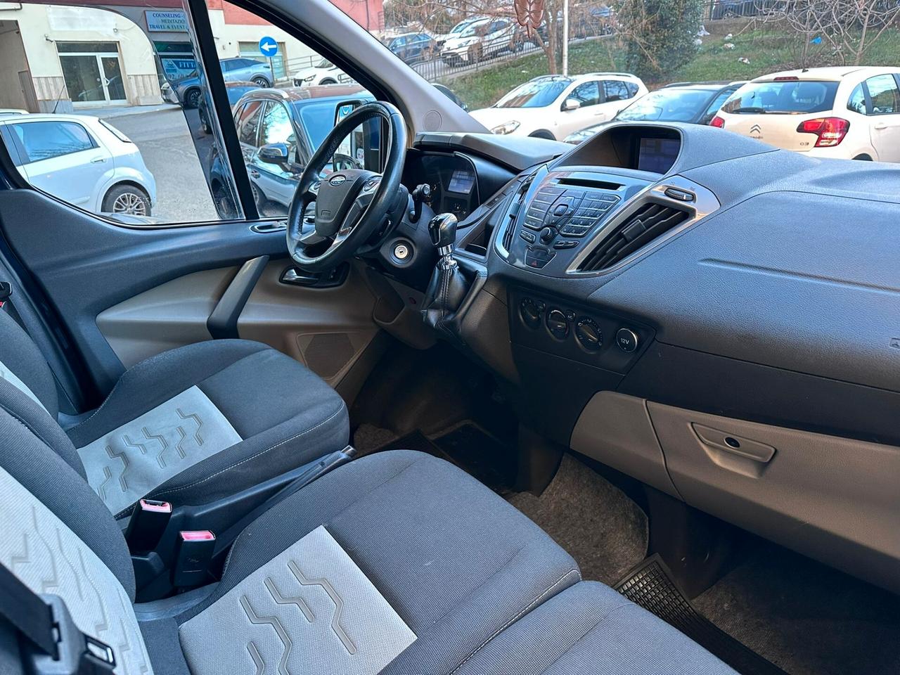 Ford Tourneo Custom 2.2 tdci 9 posti - NOLEGGIO