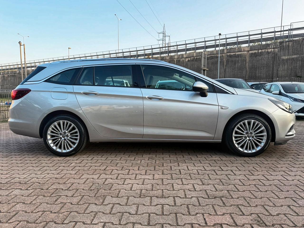 Opel Astra 1.6 CDTi 136CV Sports Tourer AUTOMATICA