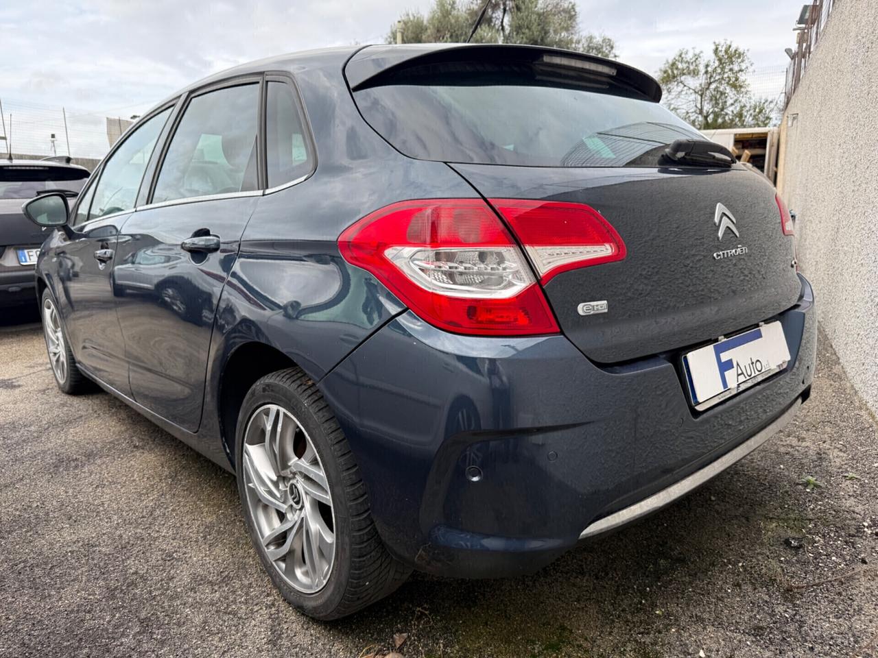 Citroen C4 1.6 e-HDi 110 airdream Exclusive,Climatronic,sensori di parcheggio,Pelle,ecc.