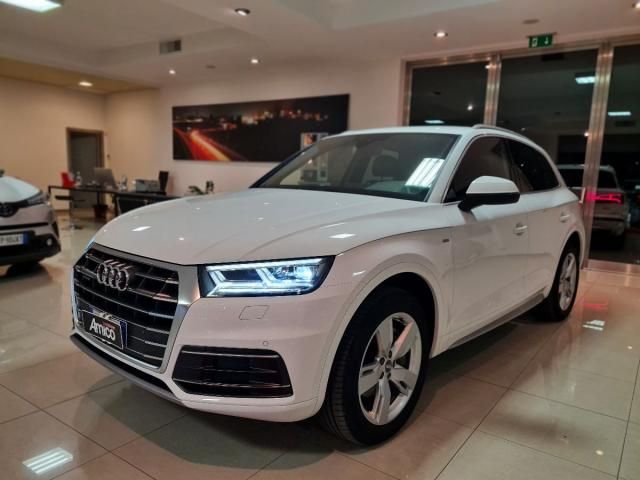 AUDI - Q5 - 2.0 TDI S-line Quattro Cockpit Full