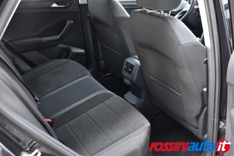 VOLKSWAGEN T-ROC 1.0 TSI 110 CV STYLE + R18 TECH PACK PRIVACY