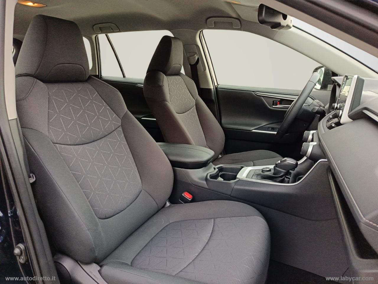 TOYOTA RAV4 2.5 E-CVT AWD-i Business