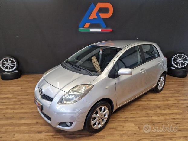 TOYOTA Yaris 1.3 5 porte Sol