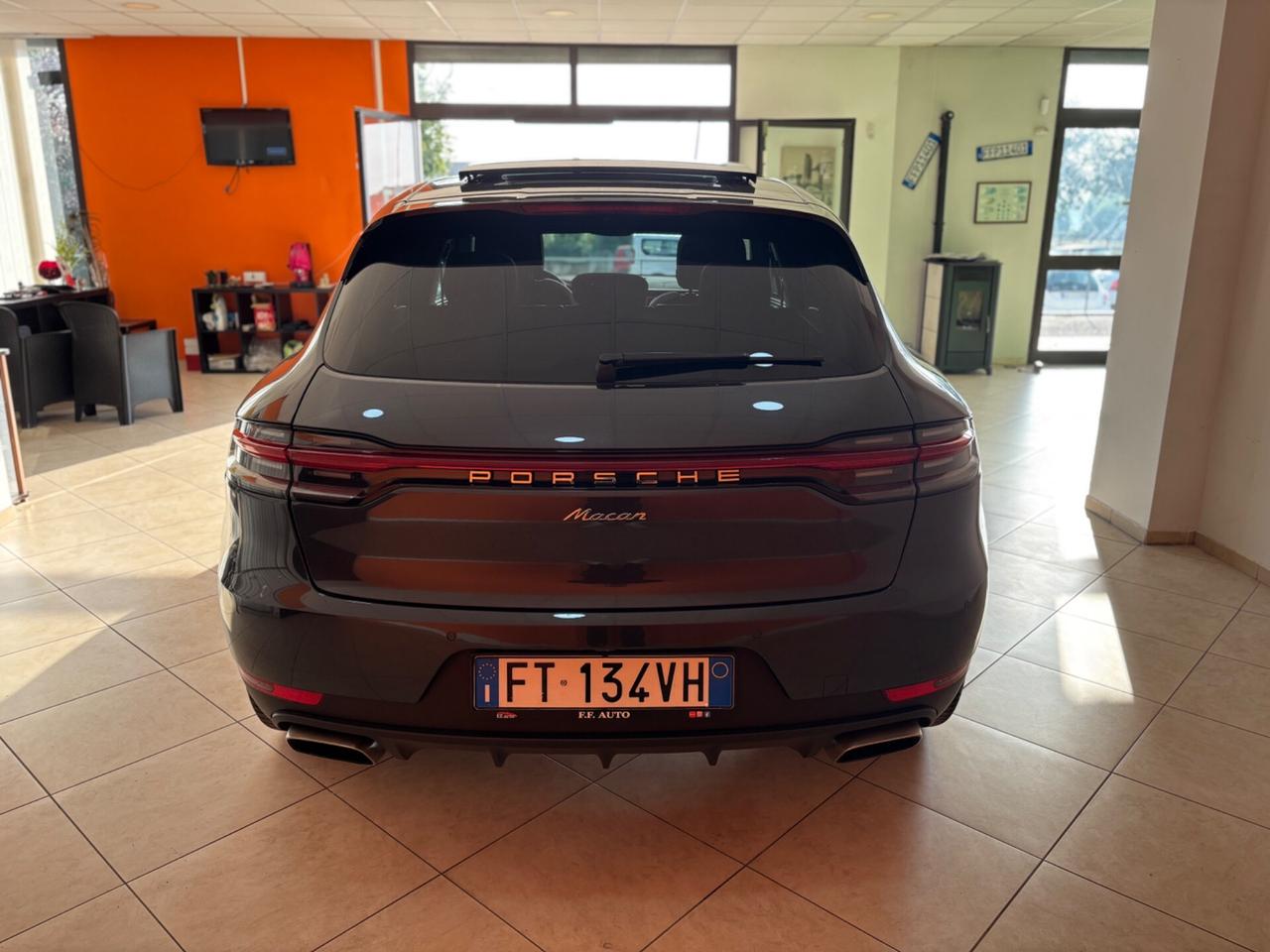 Porsche Macan 2.0 245 cv matrix-navi-tetto-pelle permute finanziamenti