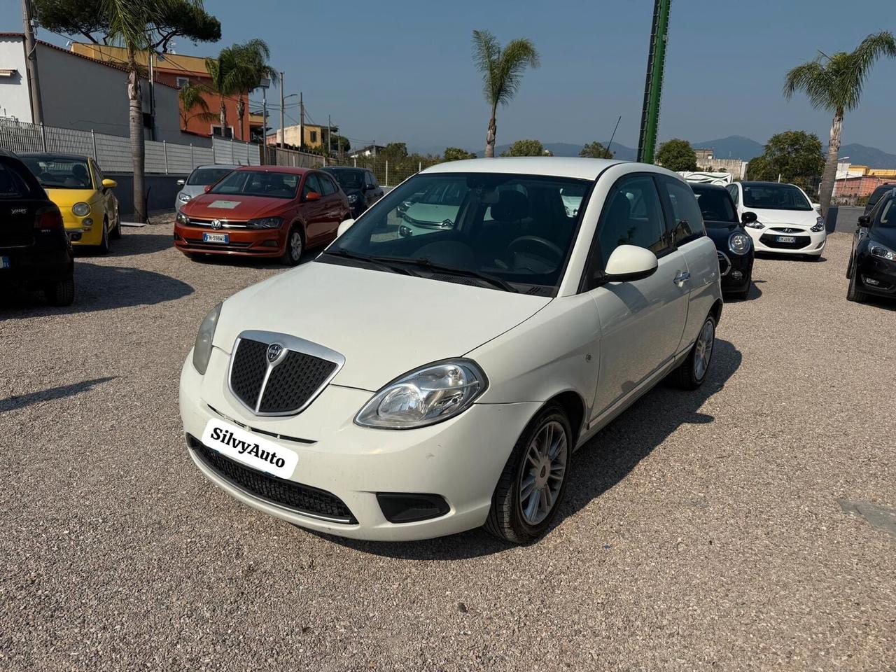 Lancia Ypsilon 1.3 MJT 75 CV E-Collection