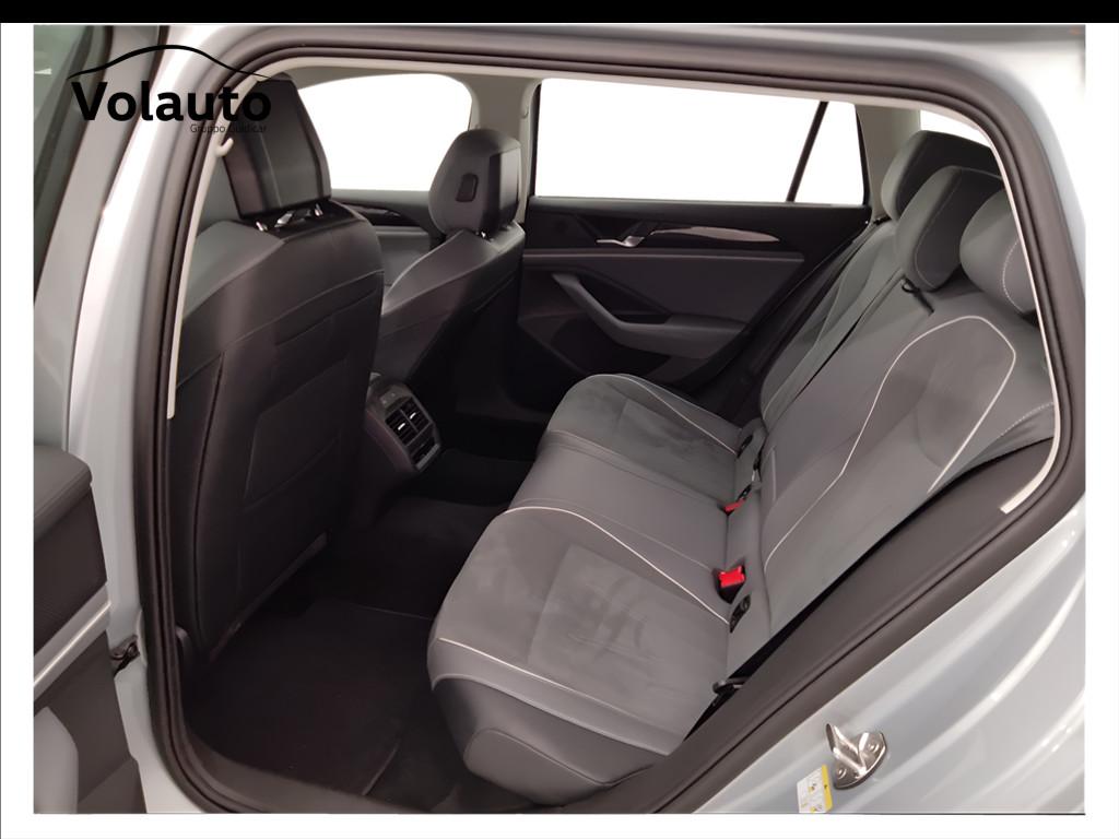 VOLKSWAGEN Passat IX 2024 - Passat 2.0 tdi scr Business 150cv dsg