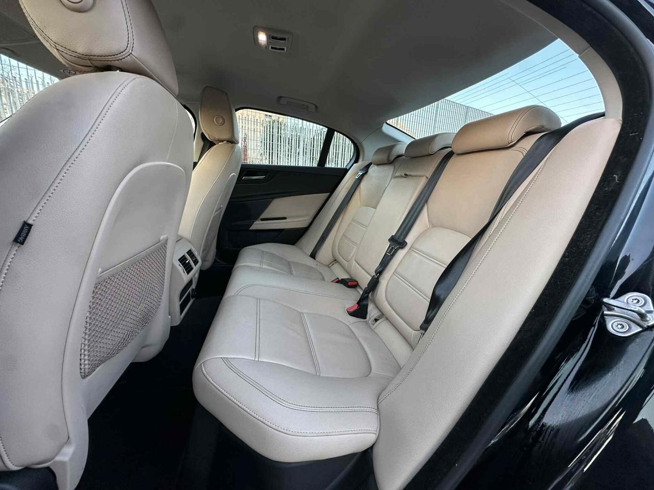 Jaguar XE 2.0 D 180 CV AWD aut. Prestige Business Edition