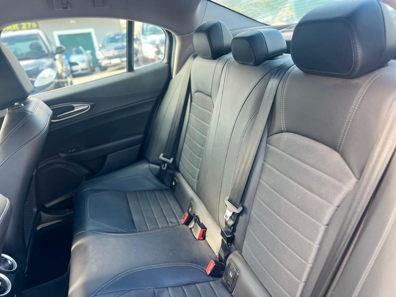 Alfa Romeo Giulia 2.2JTDM 180CV ALLESTIMENTO VELOCE FULL