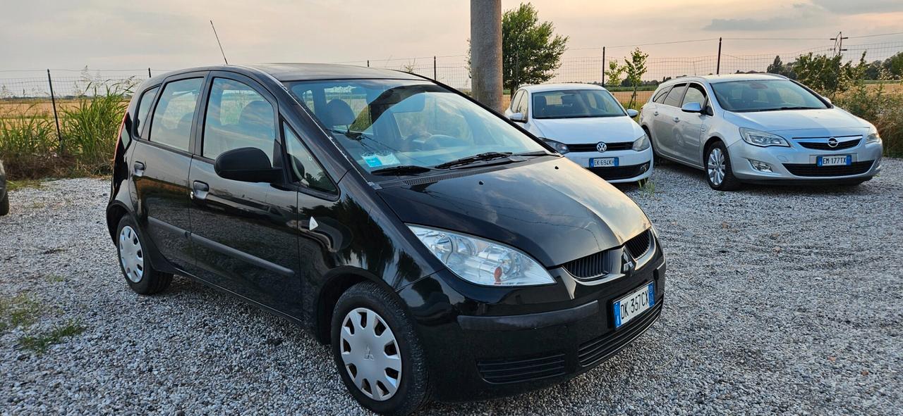 Mitsubishi Colt 1.1 12V 5p. Invite