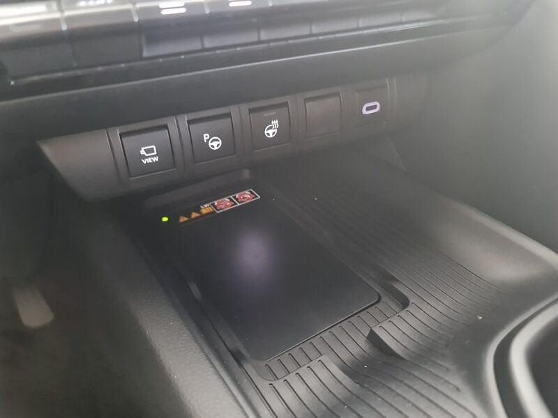 Toyota C-HR Plug-in Hybrid 220 Lounge Hero