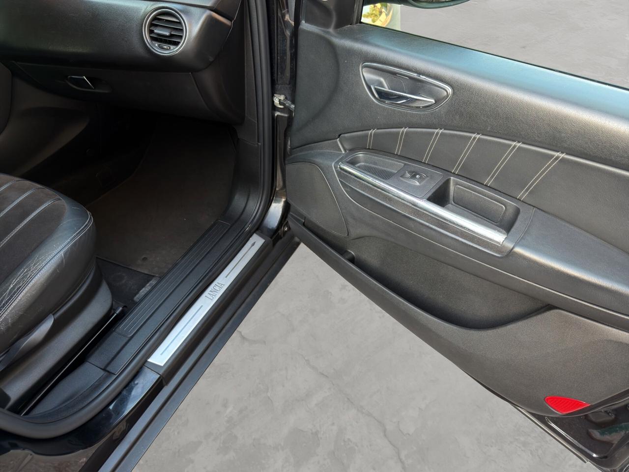 Lancia Delta 1.4 T-Jet 120 CV Argento GPL-GOMMATA