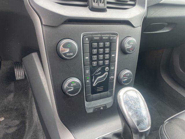 VOLVO V40 D2 1.6 DIESEL 115 CV Momentum