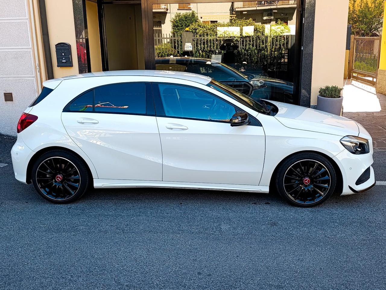 Mercedes-benz A 180 Premium AMG Pack Night