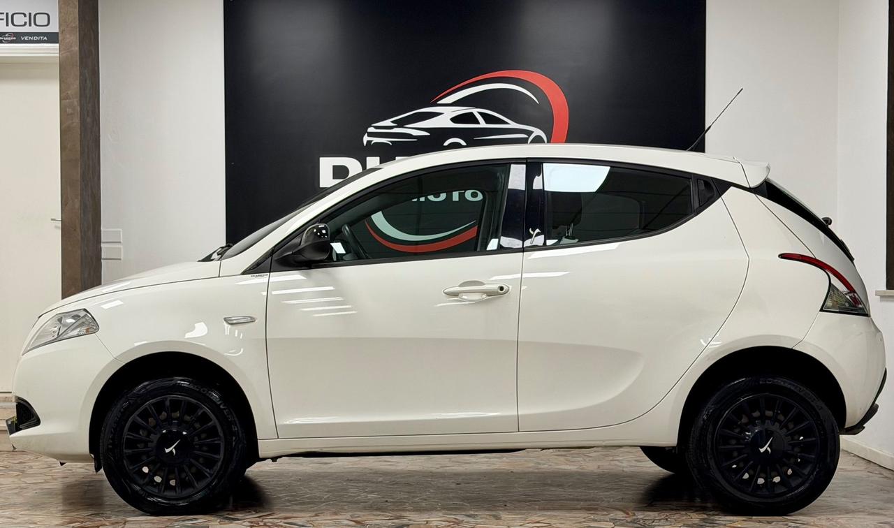 Lancia Ypsilon 0.9 TwinAir 85 CV 5 porte Metano Ecochic Elle