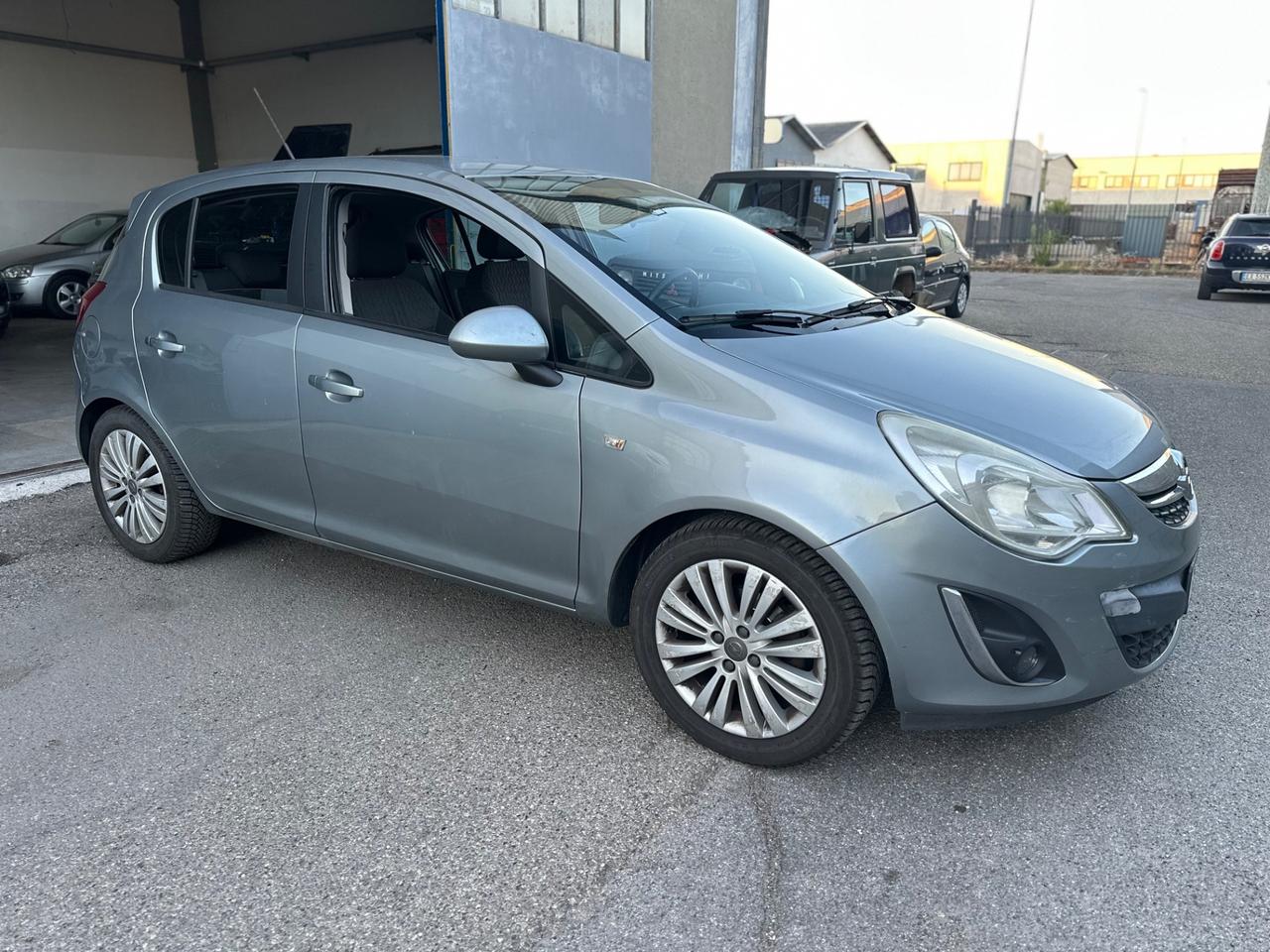 OPEL CORSA BENZINA GPL NEOPATENTATI 87 mila km
