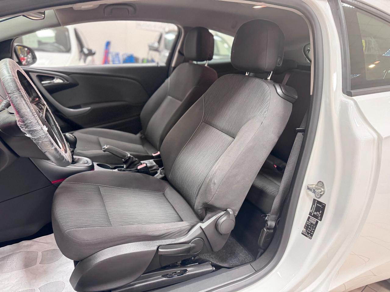 Opel Astra GTC 1.7 CDTI 110CV S&S 3 porte Cosmo