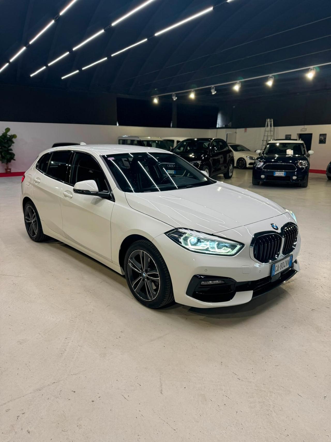Bmw 116 116d 5p. Msport