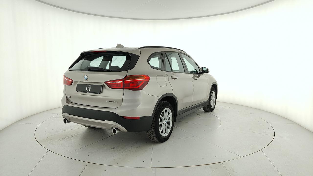 BMW X1 F48 2019 - X1 sdrive18d Advantage auto