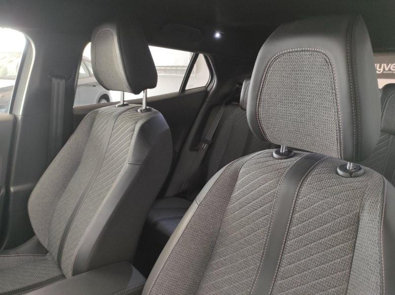PEUGEOT 2008 2ª serie - 2008 PureTech 130 S&S EAT8 Allure