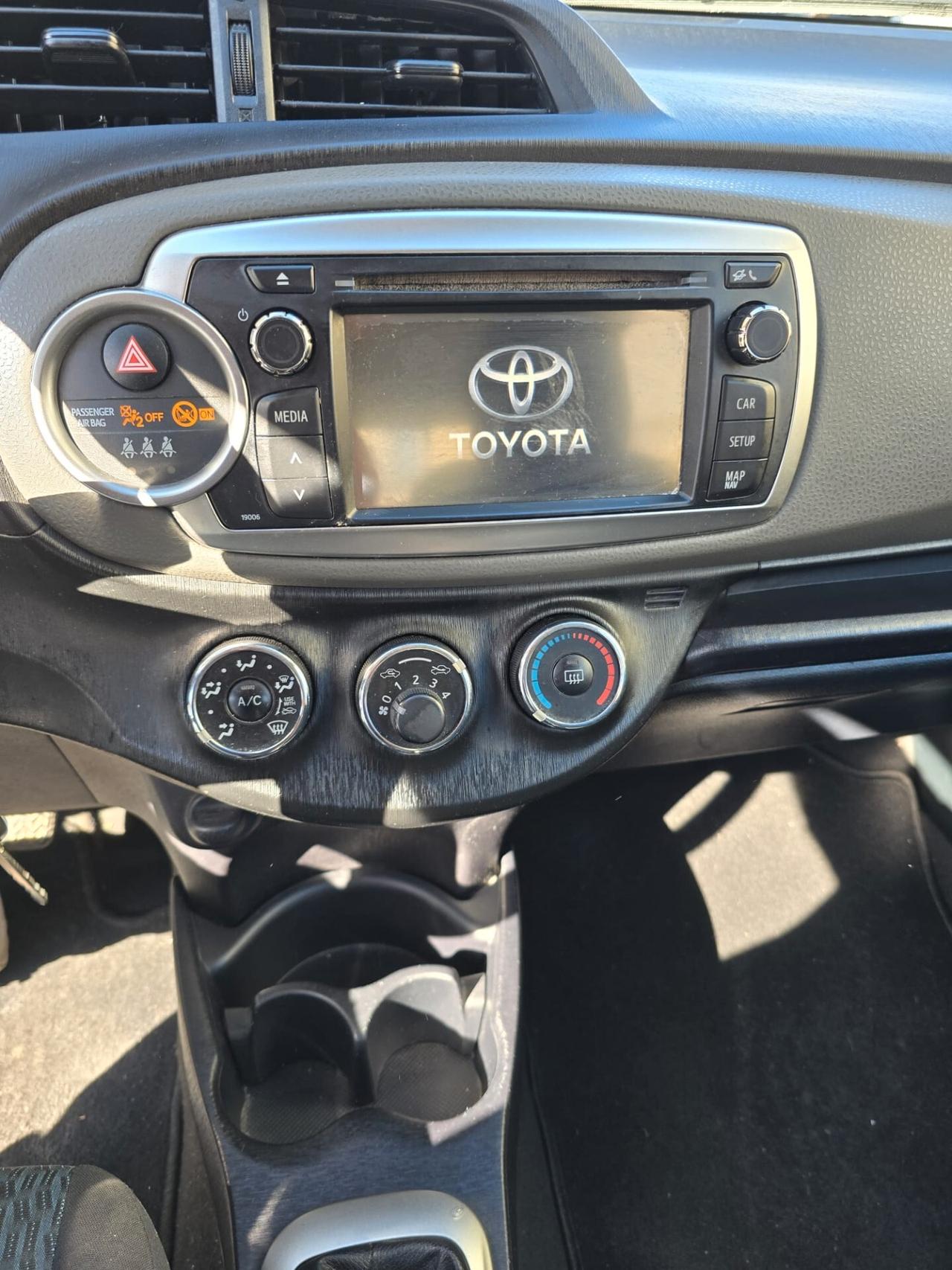Toyota Yaris 1.0 5 porte Lounge perfetta possibilita 12 mesi garanzia