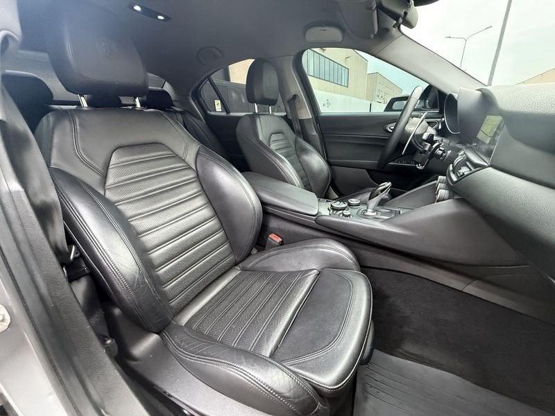 Alfa Romeo Giulia 2.2 Turbo AT8 Q4 Veloce 210cv