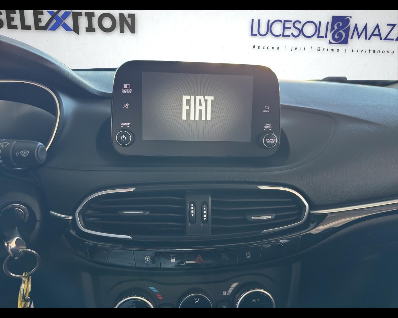 FIAT Tipo (2015-->) - Tipo 1.0 5 porte