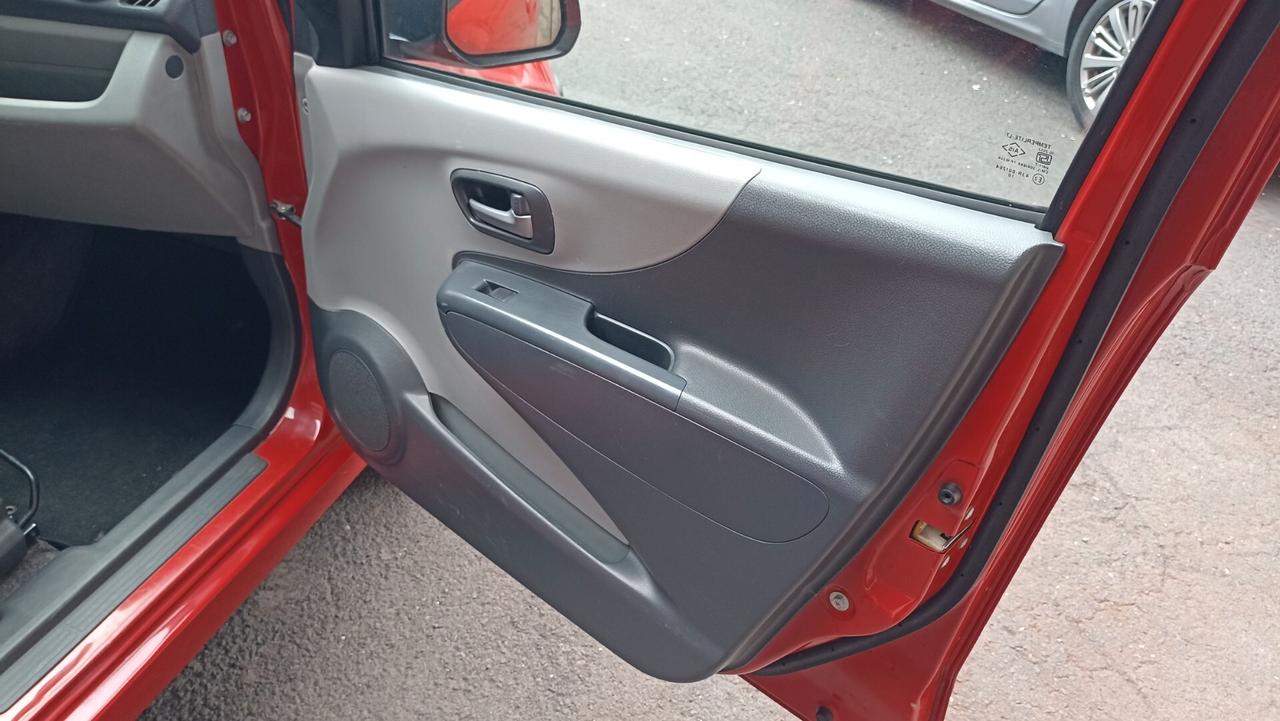 Nissan Pixo 1.0 5 porte Active alto