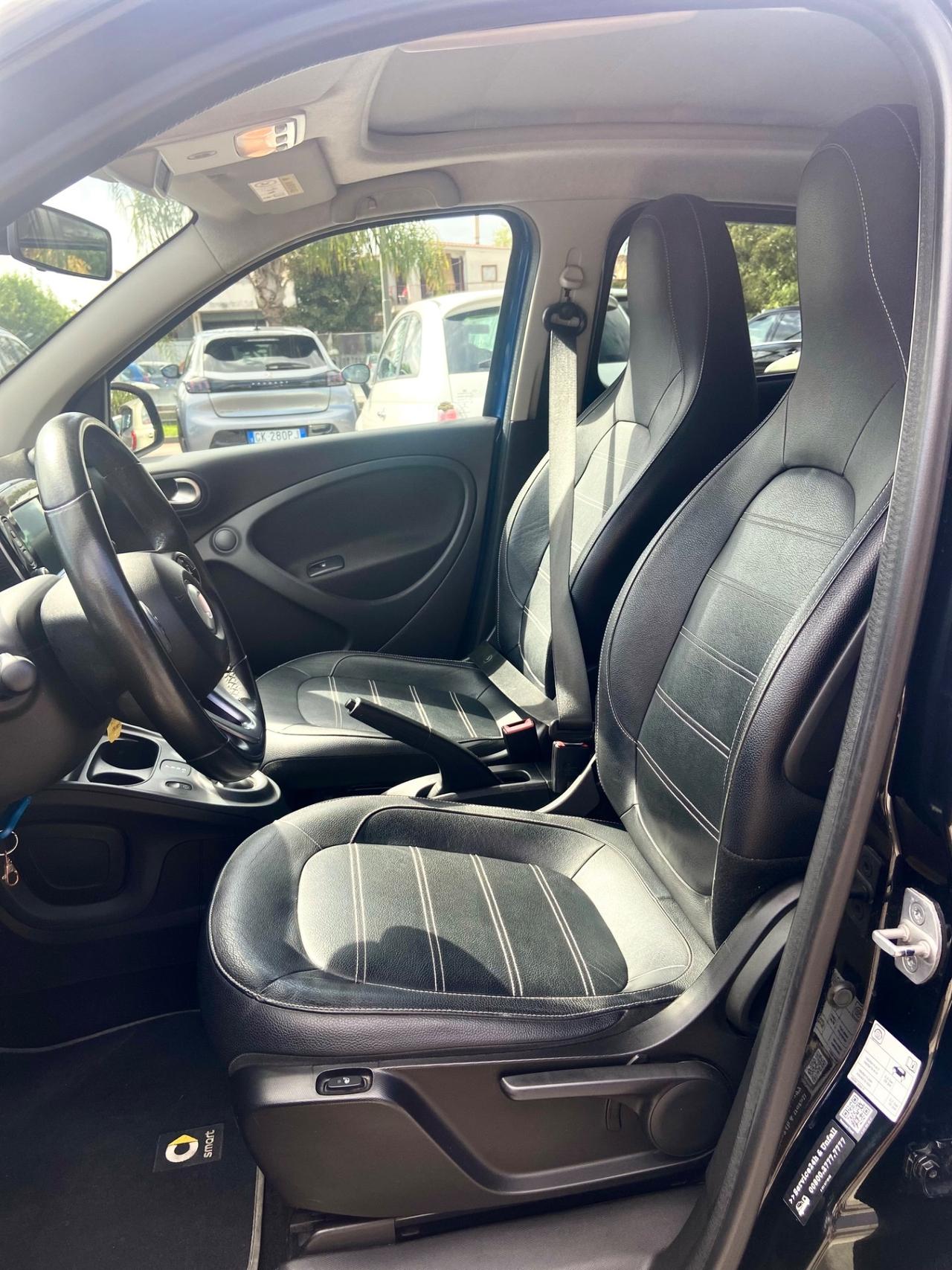 Smart ForFour 70 1.0 twinamic Safetown White