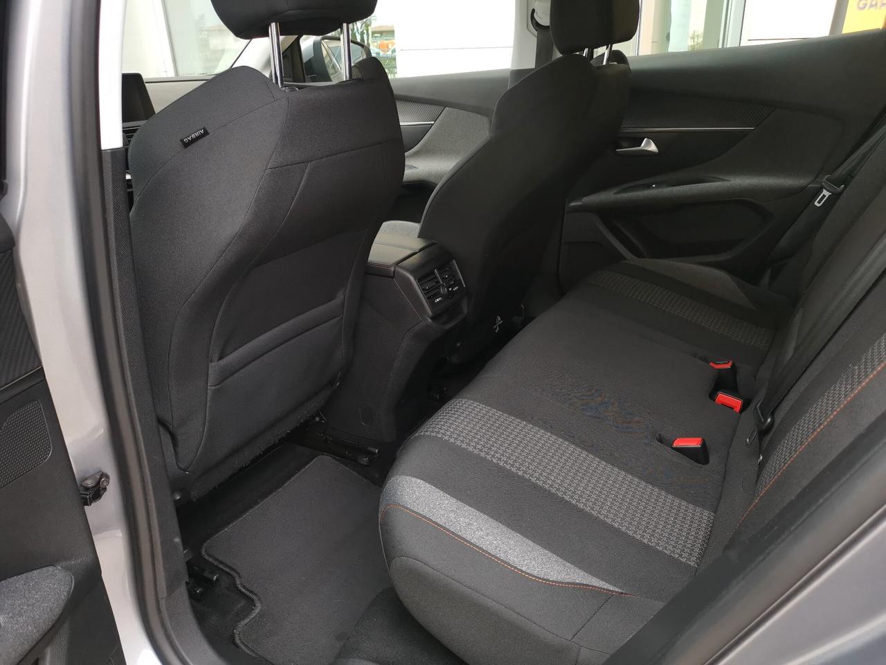 Peugeot 3008 BlueHDi 130 S&S EAT8 Active