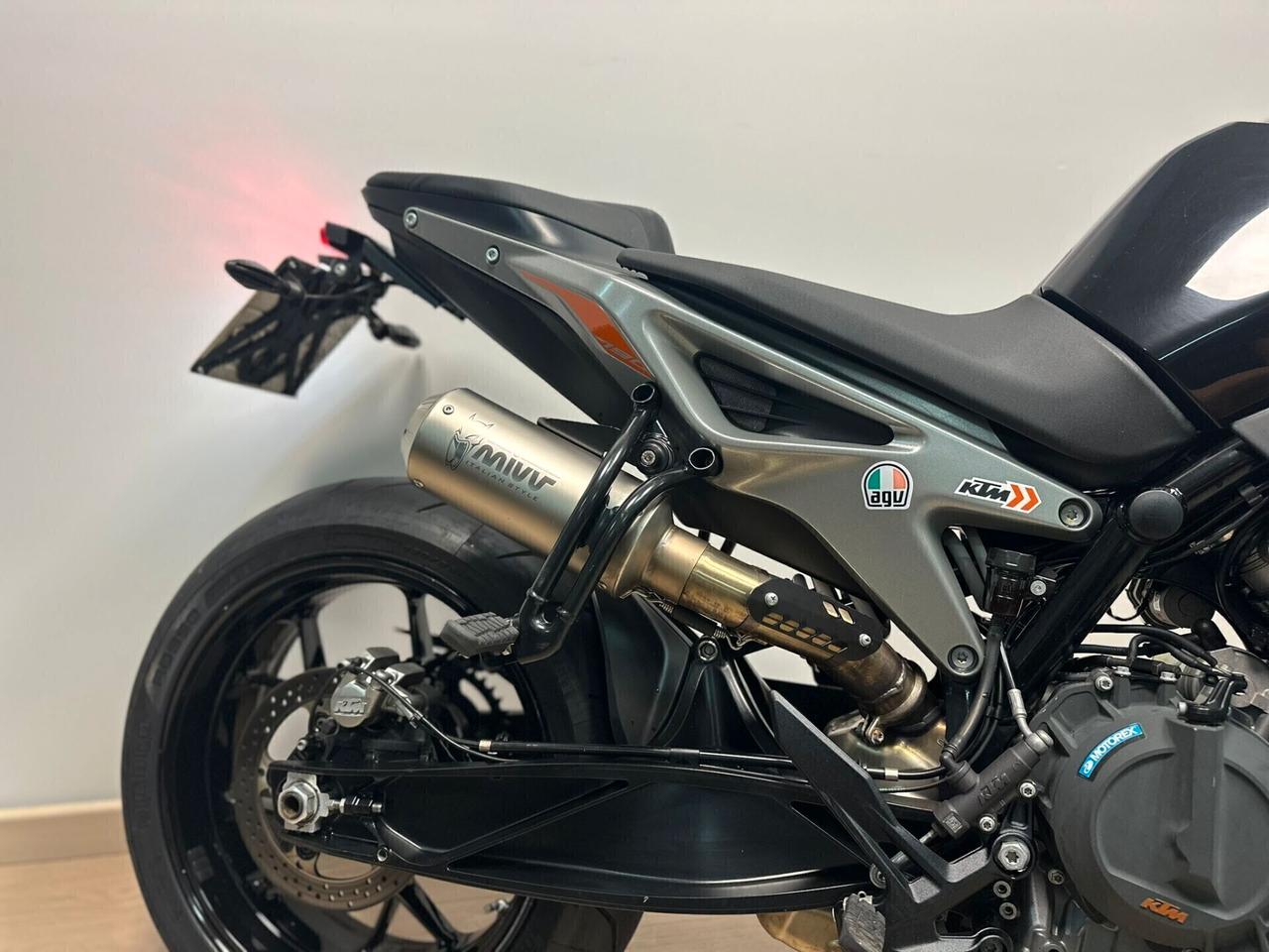 KTM DUKE 790 SCARICO MIVV DA 99€ AL MESE