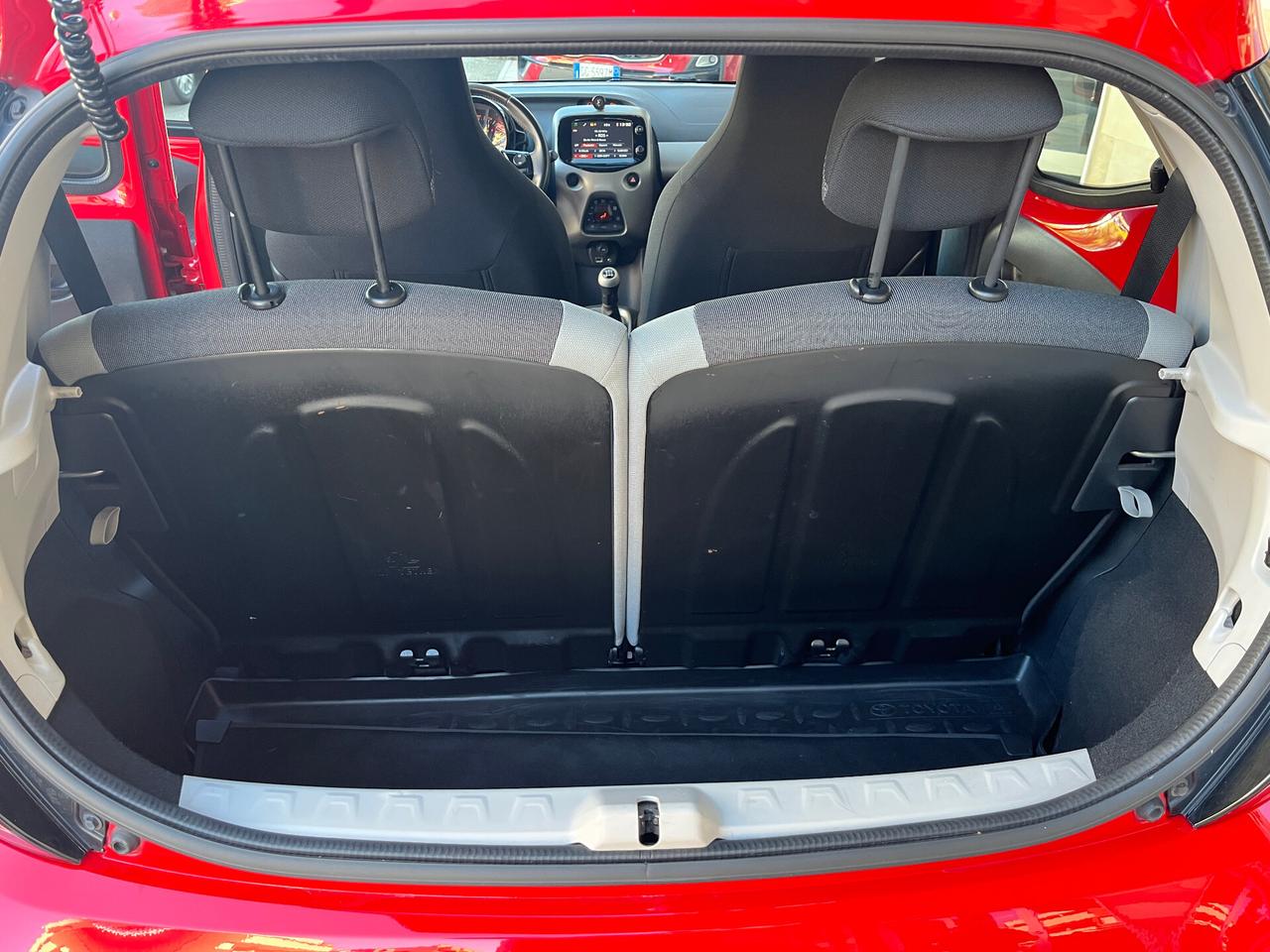 Toyota Aygo 1.0 VVT-i 69 CV 5 porte x-play