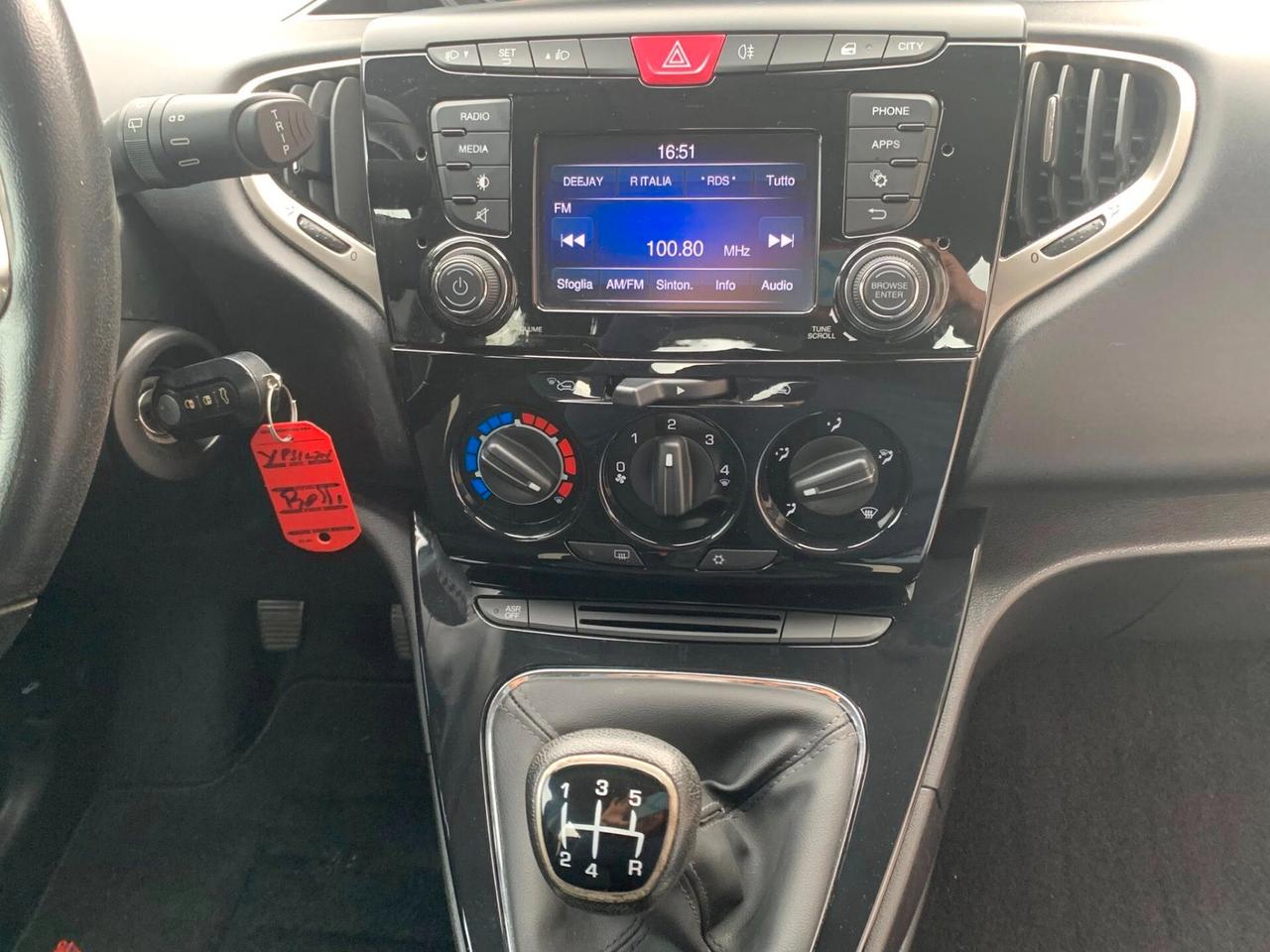 Lancia Ypsilon 1.2 69 CV 5 porte Gold 2017