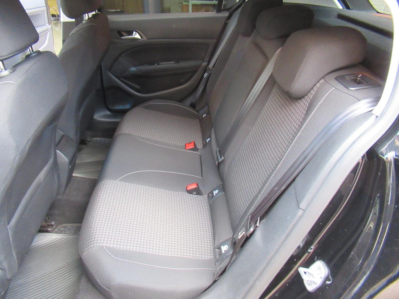 Peugeot 308 BlueHDi 130 S&S Business