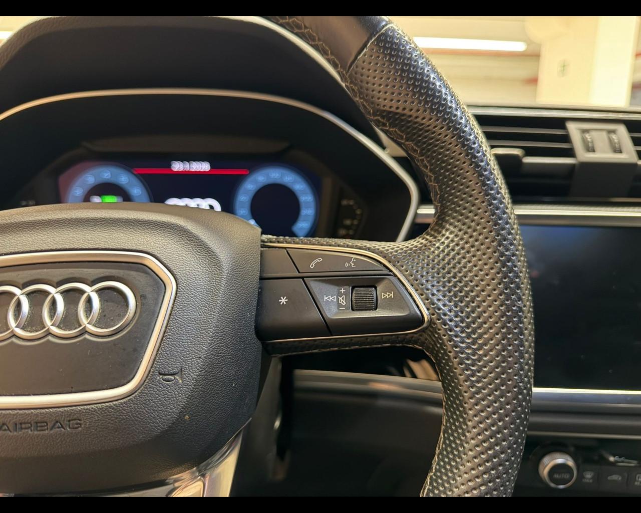 AUDI Q3 2ª serie - Q3 SPB 45 TFSI e S tronic S line edition