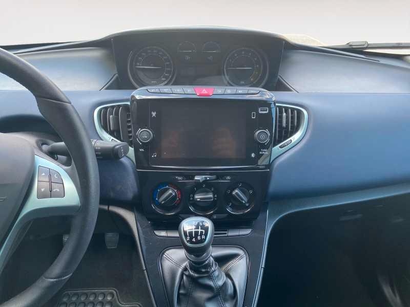 LANCIA Ypsilon 1.0 firefly hybrid Platino s&s 70cv