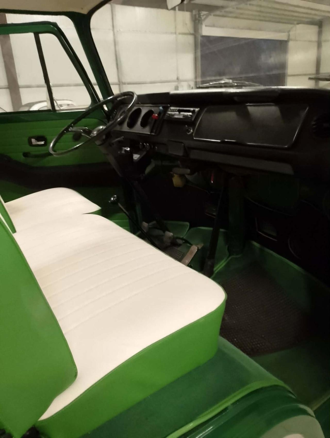 Volkswagen T2 Pulmino 9 posti