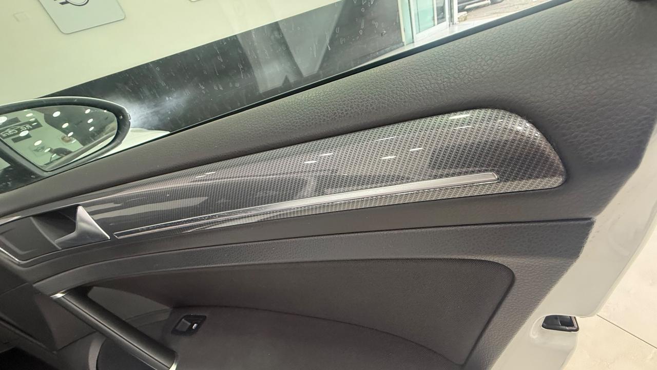 Volkswagen Golf 1.6 TDI 115 CV 5p. R-line