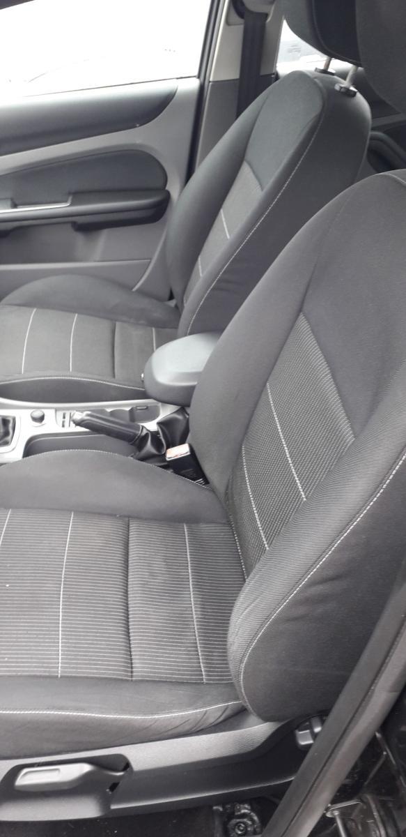 FORD - Focus Station Wagon - 1.6 SW Titanium