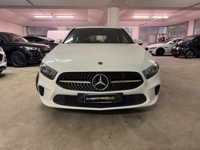 MERCEDES-BENZ A 180 d Automatic Premium