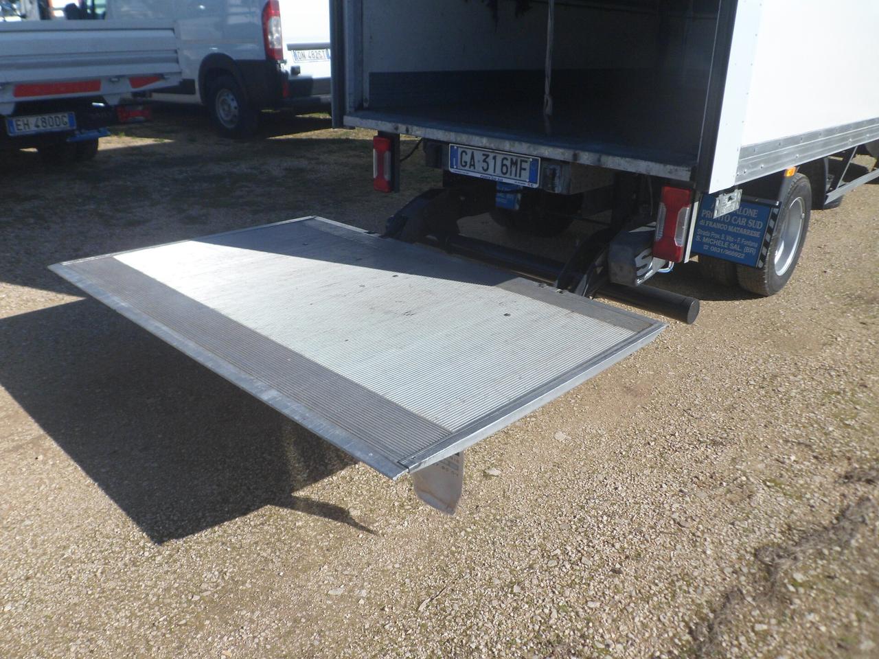 Iveco Daily 35c16 furgonatura con pedana