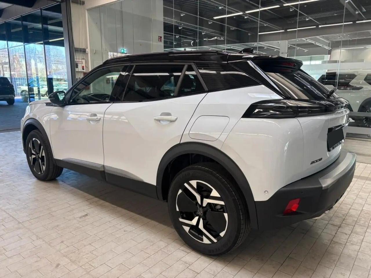 Peugeot 2008 1.2 PureTech 130 CV GT